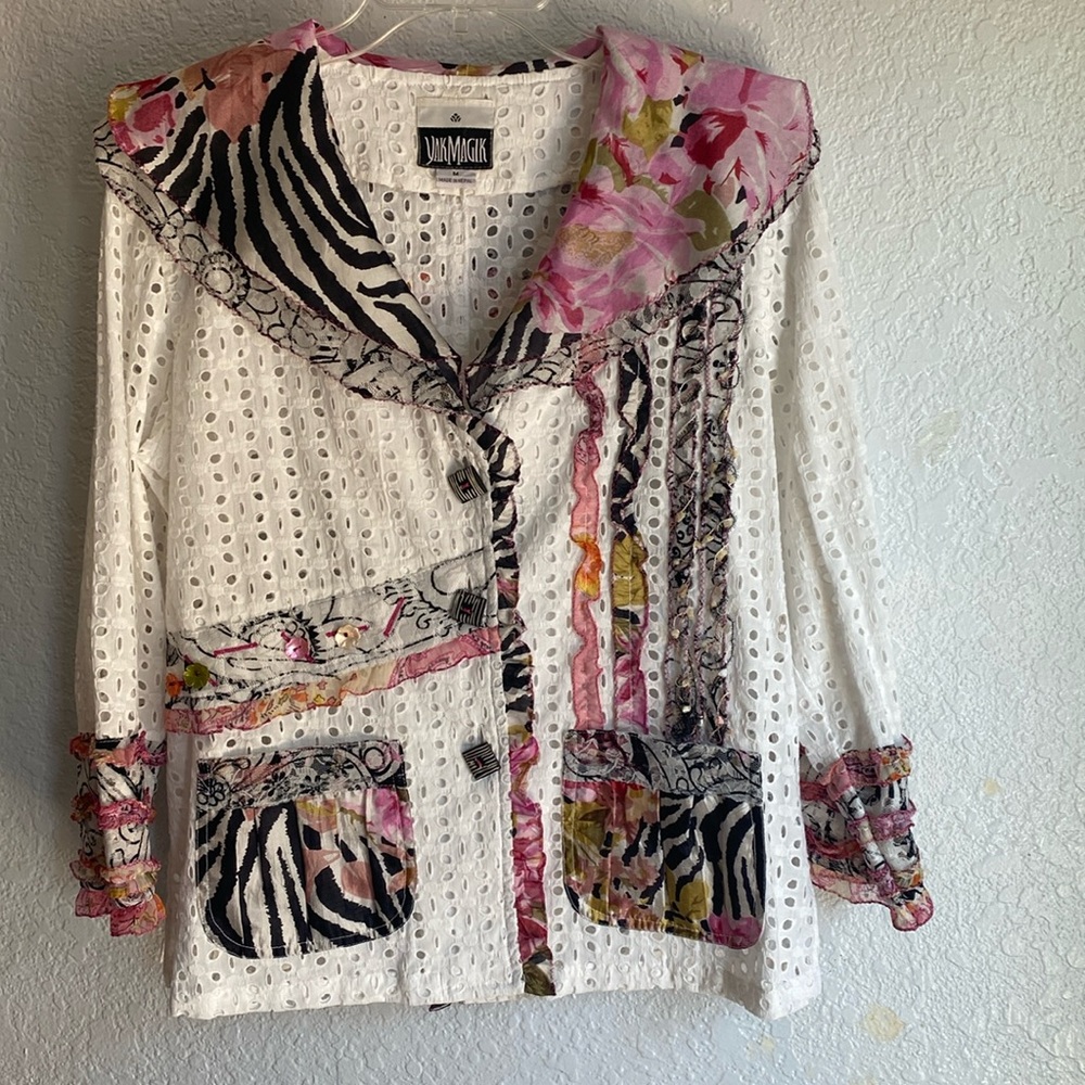 YAK MAGIK White Eyelet Lace Ruffles Double Layer Satiny Collar Jacket Size M